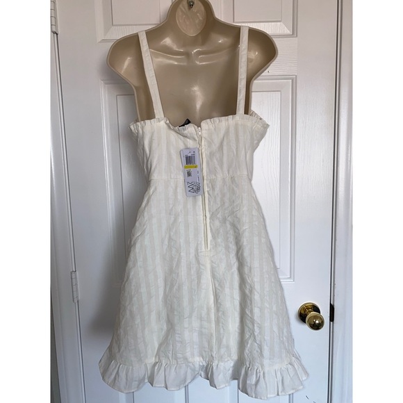 Rosie Harlow Cream Linen Dress - Picture 2 of 3